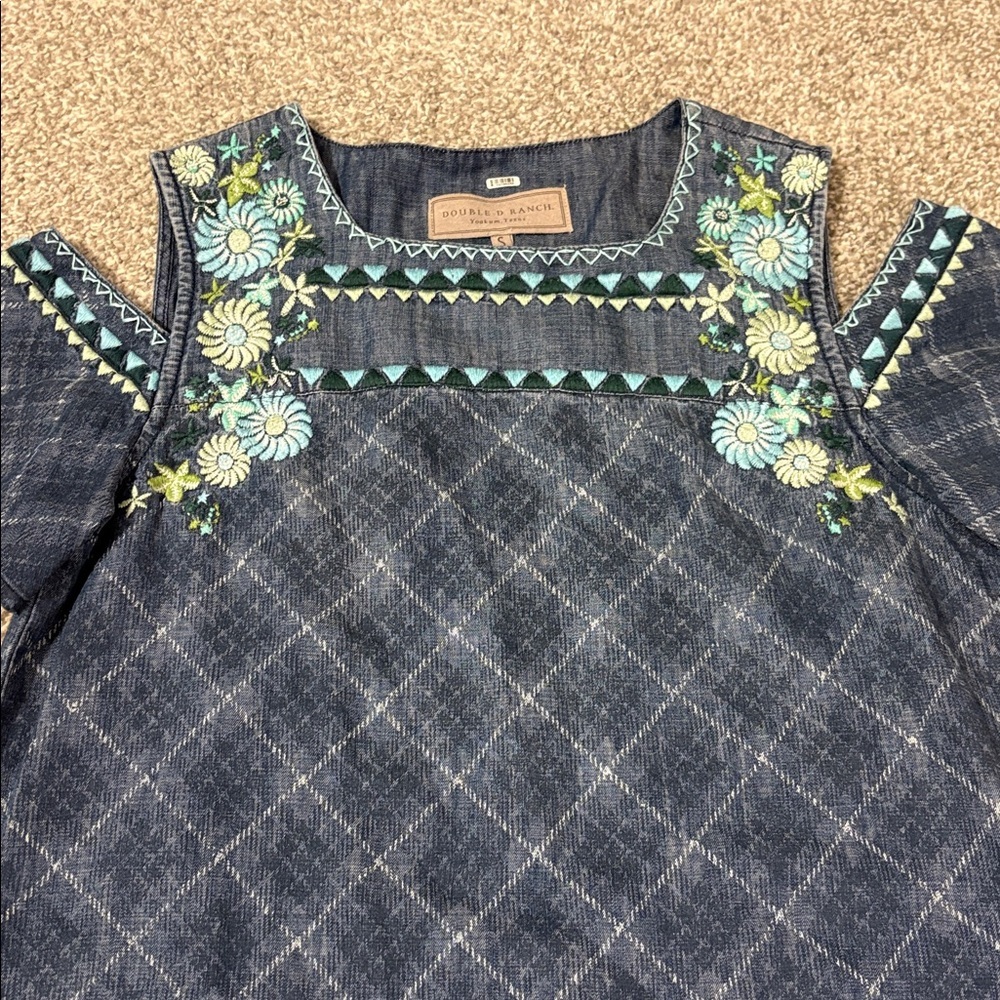 Double D Ranch Floral Embroidery Denim Top - Picture 4 of 5